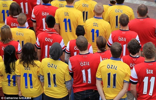 Fans Arsenal vẫn yêu mến Ozil nhưng muốn anh phải cải thiện lối chơi