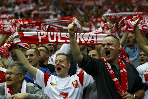 Khán giả Ba Lan hào hứng với chiến thắng trước đội vô địch thế giới
