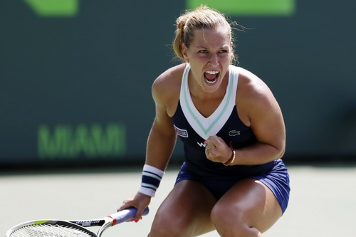 Cibulkova suýt phá hỏng trận chung kết giữa số 1 và số 2 thế giới ở Miami Open