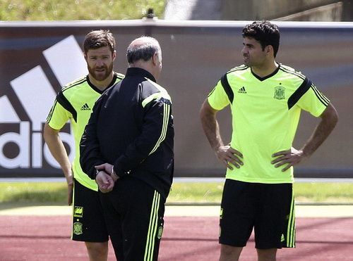 Diego Costa tại địa điểm tập trung với đội tuyển Tây Ban Nha ở Barcelona Diego Costa tại địa điểm tập trung với đội tuyển Tây Ban Nha ở Barcelona