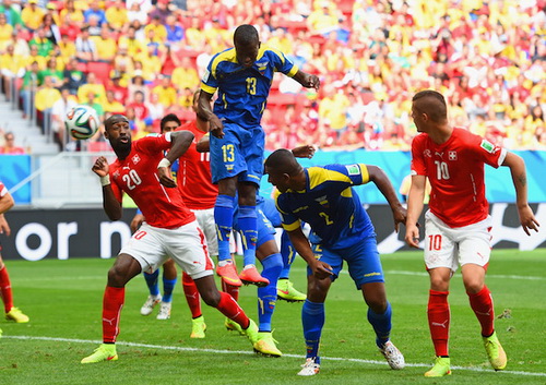 Enner Valencia (13) mở tỉ số từ phút 22 cho Ecuador