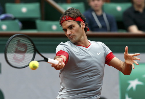 Federer lại lập kỷ lục ở Roland Garros