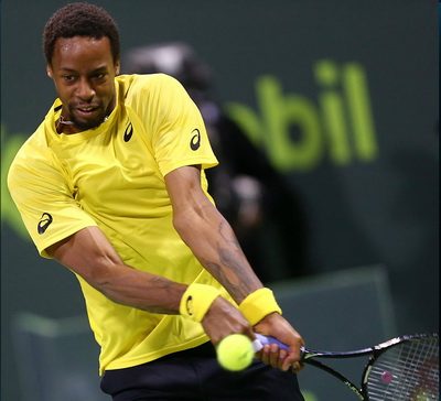 Gael Monfils đánh bại đương kim vô địch Richard Gasquet ở vòng hai