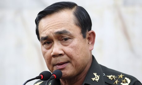 Người biểu tình kêu gọi bắt 2 cô con gái của Tổng tư lệnh quân đội Thái Lan Prayuth Chan-ocha. Ảnh: AP