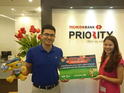 Anh Trần Quốc Việt- Khách hàng may mắn trúng Giải đặc biệt của chương trình