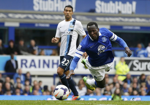 Lukaku ghi bàn nhưng Everton vẫn thua trận trên sân nhà