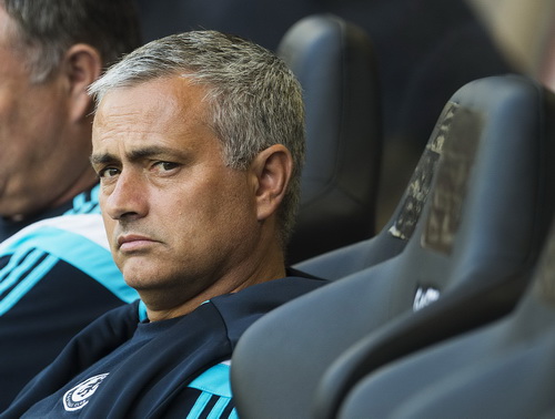 Mourinho không giữ được sự bình thản khi cho rằng đội nhà bị xử ép