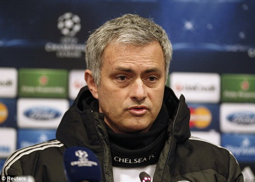 Mourinho tiếp tục trò chơi tâm lý trước một trận đánh lớn