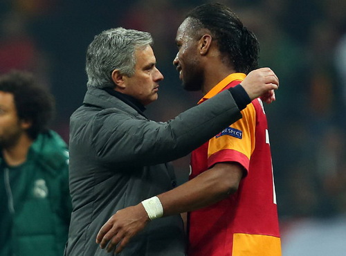 Drogba khi còn khoác áo Galatasaray vẫn được Jose Mourinho quý mến