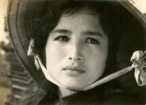 Những hình ảnh người phụ nữ trước cách mạng tháng 8 đáng kính trọng và ngưỡng mộ