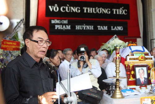Cựu danh thủ Trần Duy Long đọc điếu văn thương tiếc đồng nghiệp Tam Lang