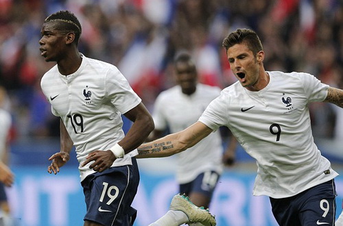 Paul Pogba và Olivier Giroud, tác giả ba trong bốn bàn thắng của tuyển Pháp