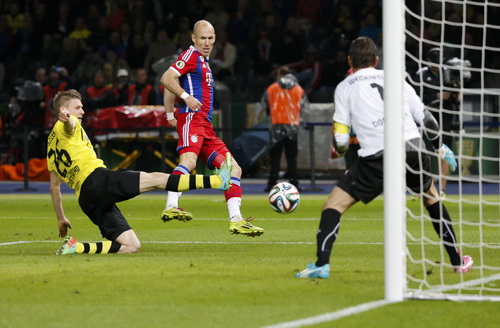 Robben lập công cho Bayern