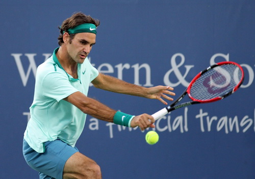 Federer thi đấu áp đảo trước Ferrer