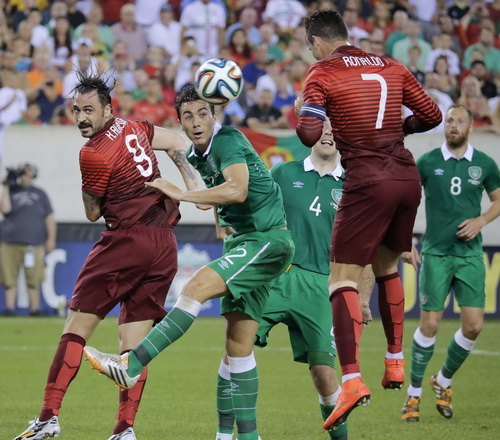 Ronaldo là nguồn cảm hứng cho đồng đội thi đấu đầy quyết tâm trước Ireland