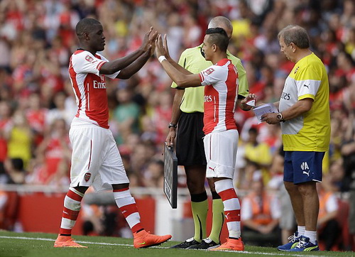 Alexis Sanchez ra mắt khán giả sân Emirates