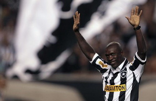 Seedorf thành công trong màu á Botafogo (Brazil)