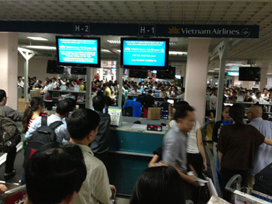 Khu vực làm thủ tục check in tại nhà ga đi trong nước sân bay Tân Sơn Nhất, nơi ông Trần Thanh H. đã gây rối - Ảnh minh họa