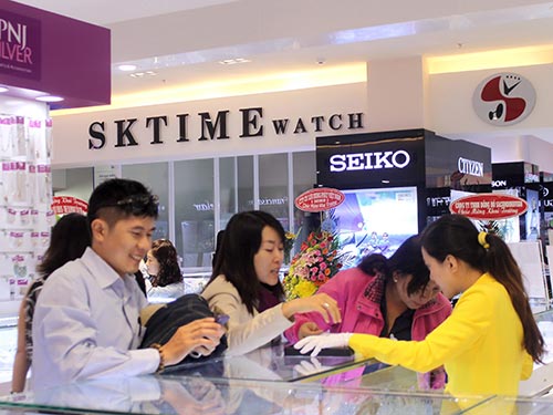 Khách tham quan mua sắm tại Sense City
Cần Thơ Khách tham quan mua sắm tại Sense City
Cần Thơ