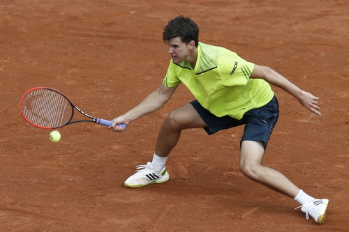 Dominic Thiem thi đấu đầy nỗ lực trước đàn anh Nadal