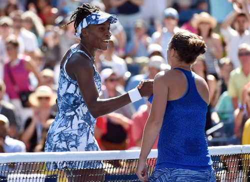 Sara Errani lần đầu vượt qua đàn chị Venus Williams