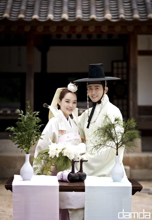 Chae Rim và Cao Tử Kỳ trang phục truyền thống Hàn Quốc