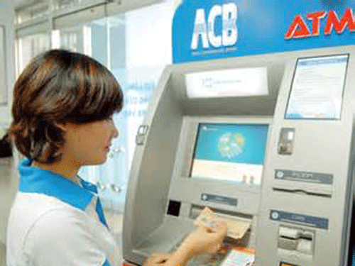 Ngoài các loại thẻ quốc tế thông dụng, ATM của ACB còn chấp nhận giao dịch thẻ ITMX (Thái Lan), thẻ UC (Nga)