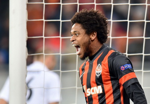 Adriano đang tỏa sáng trong màu áo  Shakhtar Donetsk