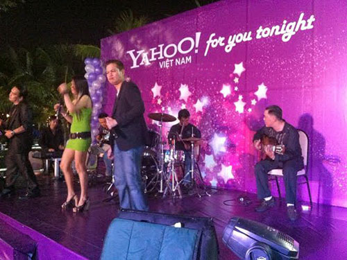 Ban nhạc Yellow Bongo trình diễn trong một sự kiện của Yahoo! Việt Nam