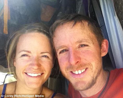 Anh Tommy Caldwell và vợ Becca. Ảnh: Daily Mail