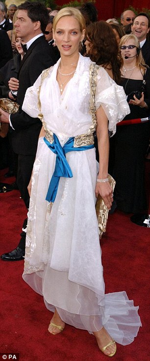 Uma Thurman (left) arrives for the 76th awards in 2004 in her curtain 
voiles, while Meryl Streep (right) rocked up to the 79th awards in a 
samurai-inspired get-upRead more: http://www.dailymail.co.uk/femail/article-2570154/FROCK-HORRORS-The-worst-Oscar-dresses-time.html#ixzz2uguUXc9t
Follow us: @MailOnline on Twitter | DailyMail on Facebook
