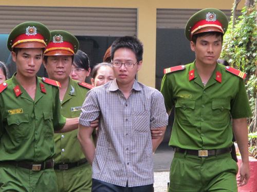 Hồ Thị Bích Phượng (ngụ TP HCM) bị tuyên tử hình do giết cha của người tình đồng tính. Ảnh: PHẠM DŨNG