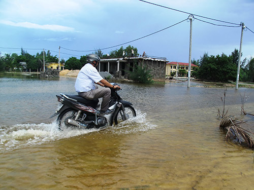 Khu tái định cư Vịnh Hòa (xã Xuân Thịnh, thị xã Sông Cầu, tỉnh Phú Yên) ngập nước chỉ sau vài cơn mưa