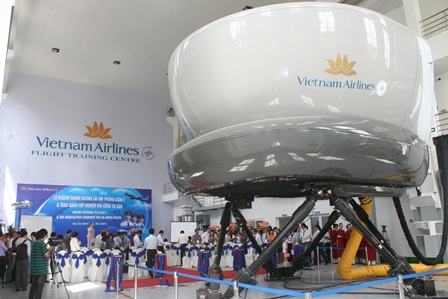 Thiết bị mô phỏng buồng lái máy bay A320-321 tại trung tâm huấn luyện bay của Vietnam Airlines đặt tại TP HCM