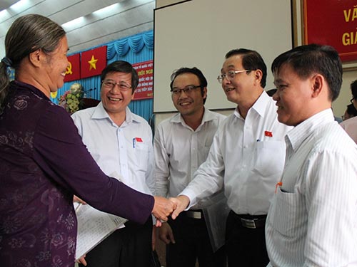Tổ đại biểu Quốc hội đơn vị số 3 tiếp xúc cử tri quận Bình Tân, TP HCM  Ảnh: THANH NGA