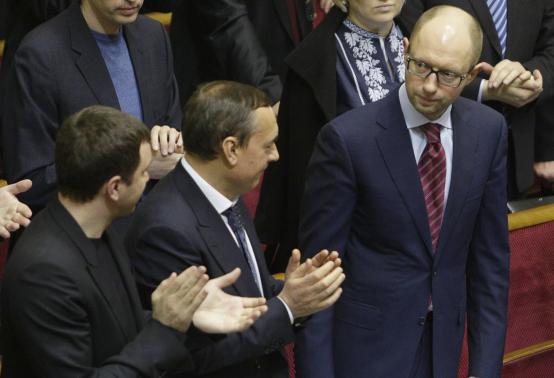 Ông Arseny Yatsenyuk được quốc hội bổ nhiệm làm thủ tướng Ukraine hôm 27-2. Ảnh: Reuters