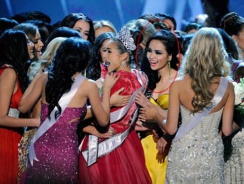 Diễm hương khi tham gia cuộc thi Hoa hậu Hoàn vũ 2012