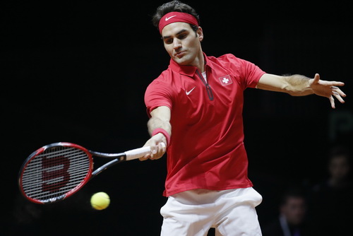 Federer chiến đấu với Monfils và với chính bản thân mình