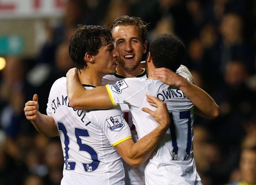 ... Tuyển thủ U21 Harry Kane cũng tỏa sáng trong màu áo Tottenham