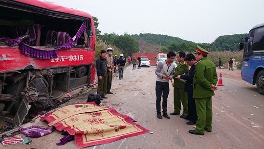 Hiện trường vụ tai nạn thảm khốc