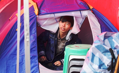 https://www.scmp.com/sites/default/files/styles/486w/public/2014/12/04/hungerstrike-joshua-dl-net_0.jpg?itok=1TYX2OEk