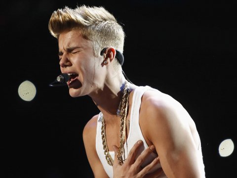 Justin Bieber hứng gạch đá vì trò đùa phân biệt chủng tộc năm 15 tuổi. Ảnh: Reuters
