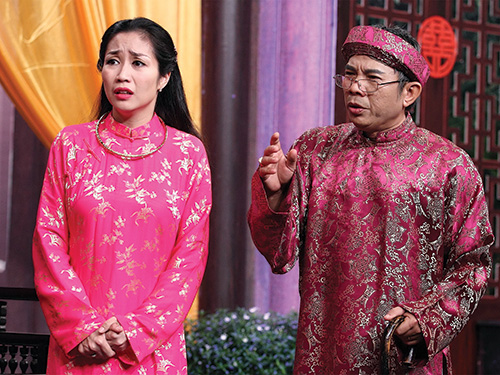 “Ốc” Thanh Vân và Trung Dân trong
vở diễn Ảnh: HTV2 “Ốc” Thanh Vân và Trung Dân trong
vở diễn Ảnh: HTV2