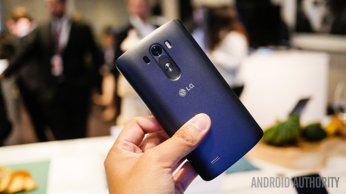 Đặt LG G3 lên bàn cân