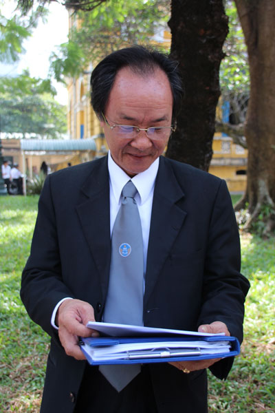 Luật sư Nguyễn Minh Tâm, phản đối những lập luận của đại diện VKSND TP HCM trong phiên tòa xét xử siêu lừa Huỳnh Thị Huyền Như