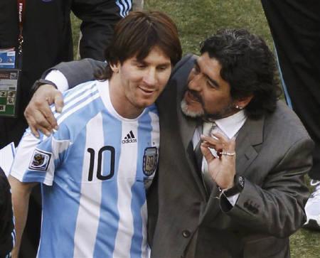 Messi và Maradona ở World Cup 2010