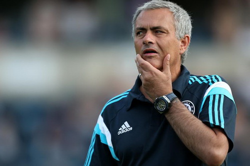 HLV Mourinho ưu tư với khởi đầu chậm chạp, thiếu thuyết phục của đội nhà