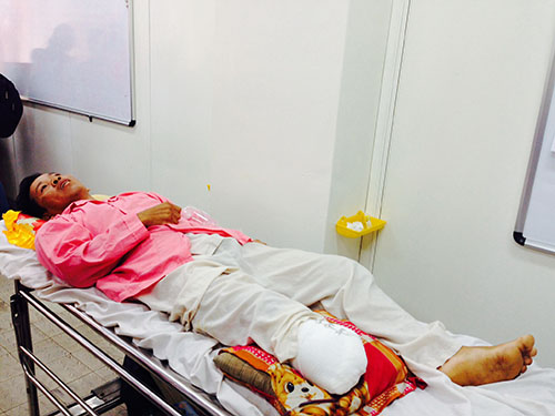 Anh Nguyễn Văn Nam đang được điều trị ở Bệnh viện Chợ Rẫy.Ảnh: Phạm Dũng