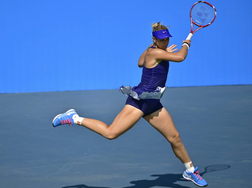 Sabine Lisicki đánh bại hạt giống số 14 Lucie Safarova