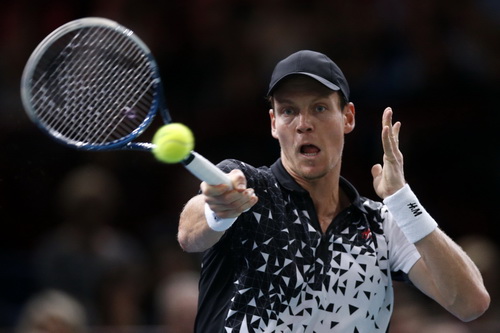 Tomas Berdych bỏ lỡ chiến thắng từ những lỗi giao bóng kép